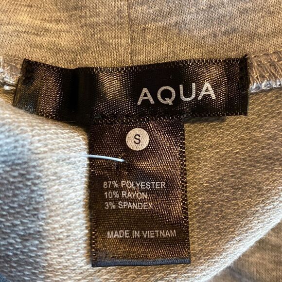 NWT Aqua Women’s Small Cropped Long Sleeve Top Shoulder Pads Smocking Hem. Small - Picture 5 of 6